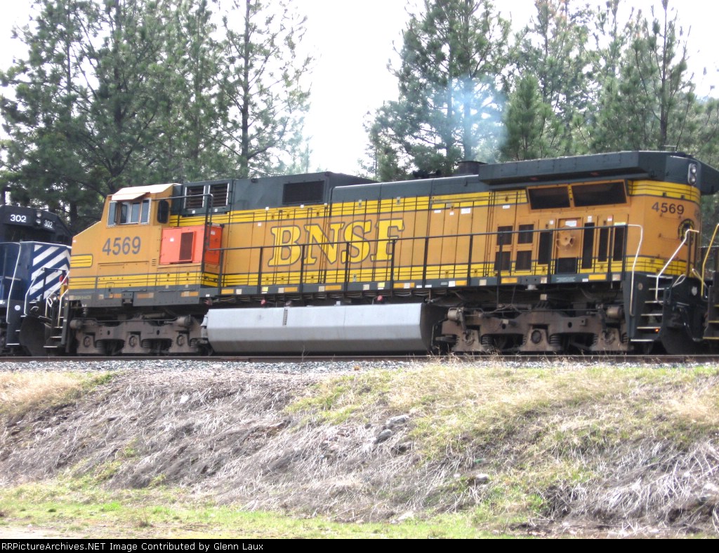 BNSF 4569